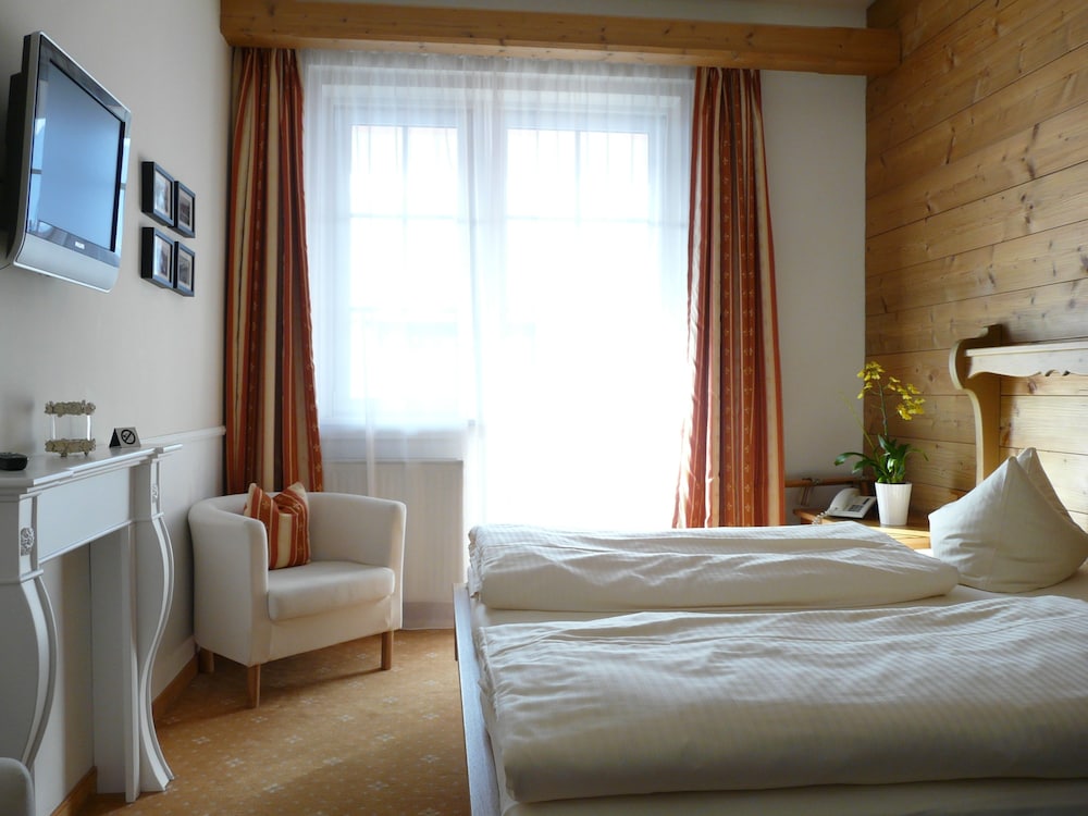 Hotel Roter Hahn Bed and Breakfast 5/44