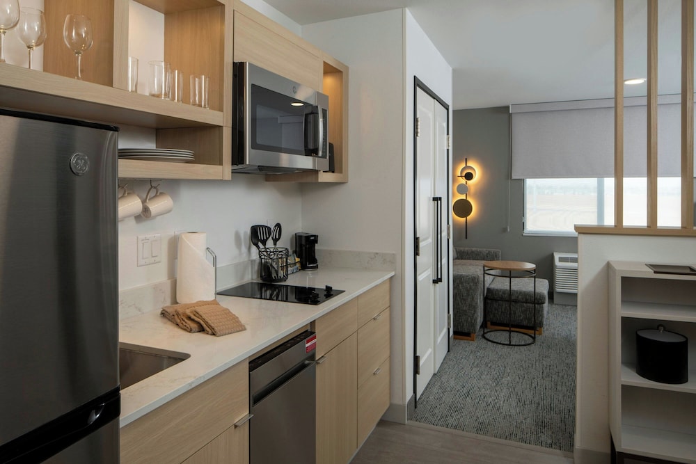 Towneplace Suites By Marriott Surprise Prasada 25/27