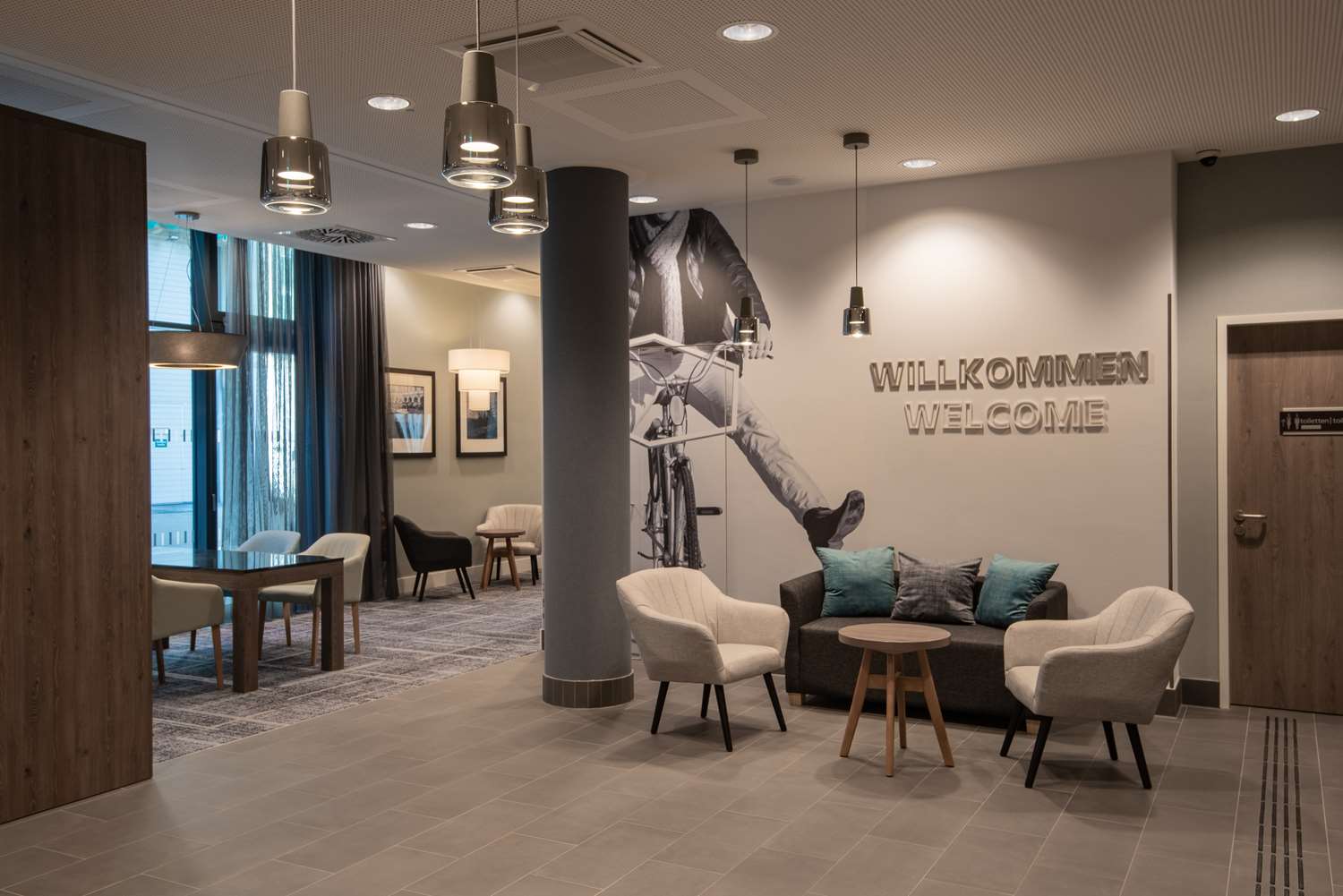 Hampton by Hilton Dusseldorf City Centre 26/32