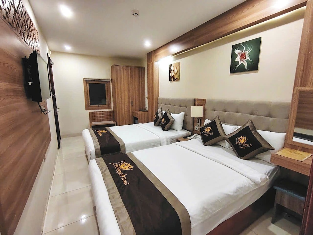 SUPERIOR, TWIN BEDS
