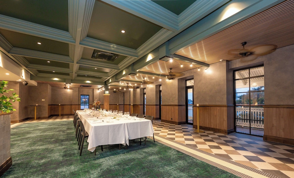 Oaks Townsville Metropole Hotel 30/69