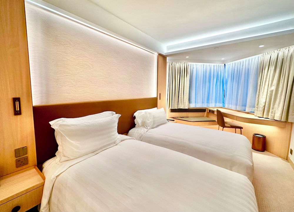 Renovated, Deluxe, Twin Beds