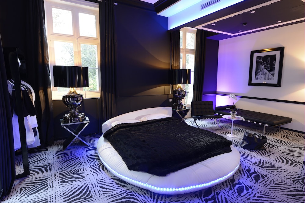 Art Hotel Rochecorbon 35/74