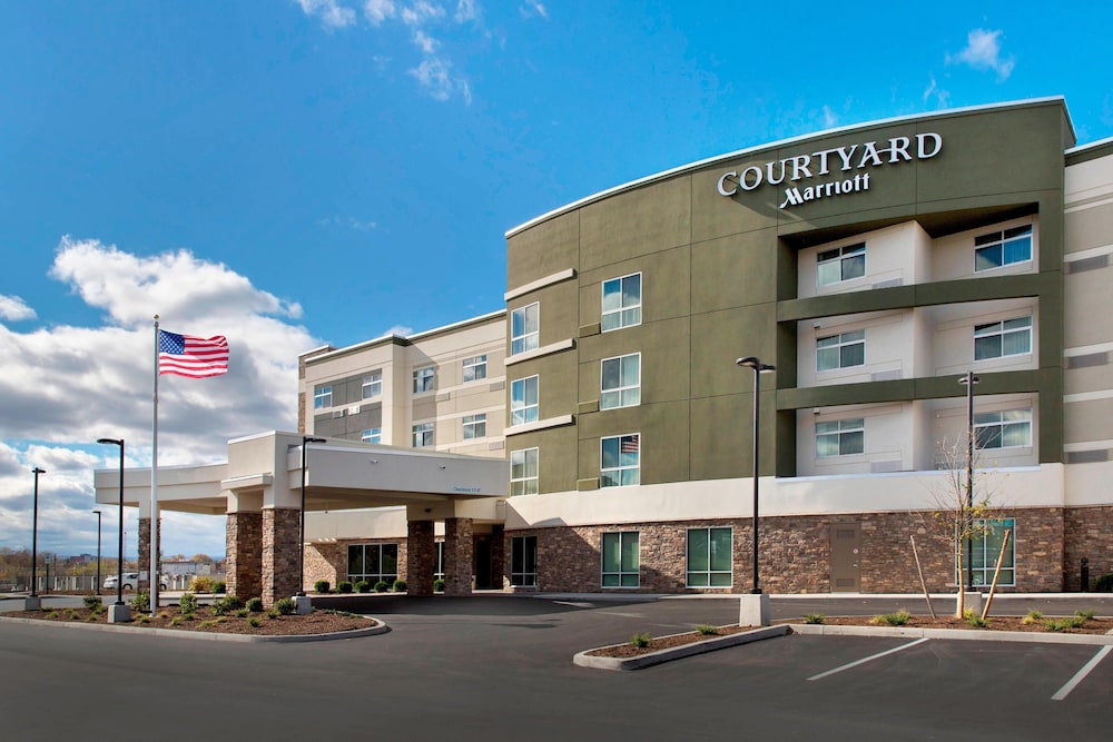 Courtyard Schenectady At Mohawk Harbor 1/36