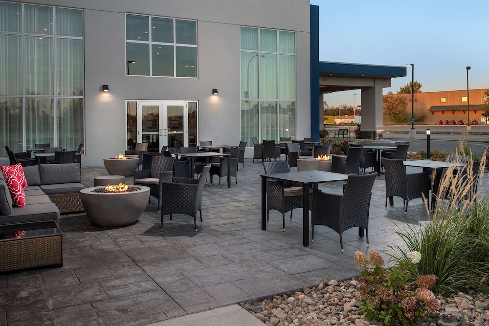 Hampton Inn Warroad 40/53