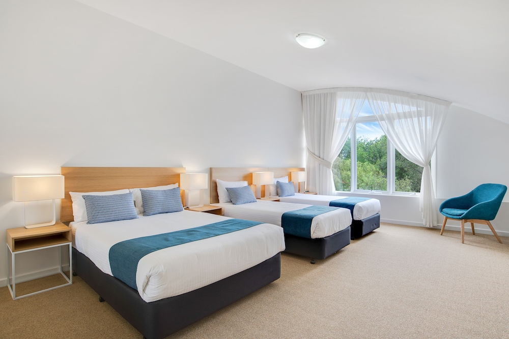 MainStay Suites Williamstown 21/63