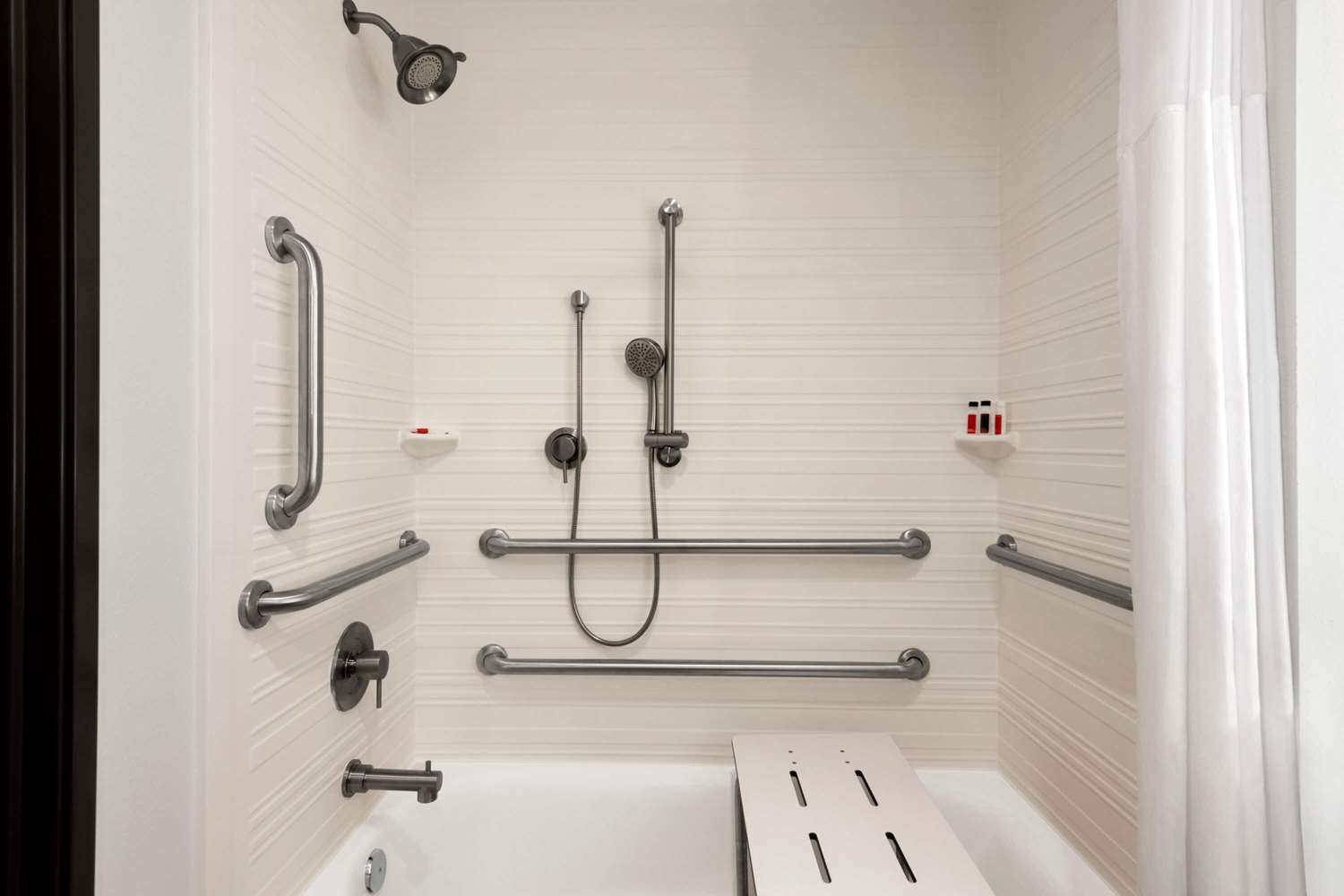 Days Inn & Suites By Wyndham Beaumont West / I-10 & Walden 47/47