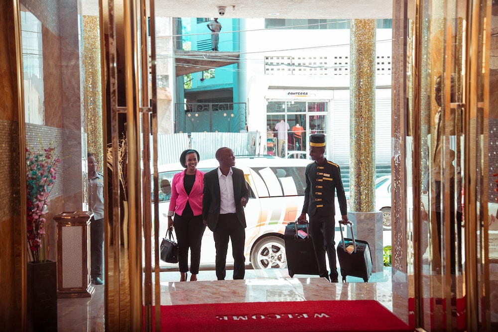 Tiffany Diamond Hotel Makunganya Street 58/66