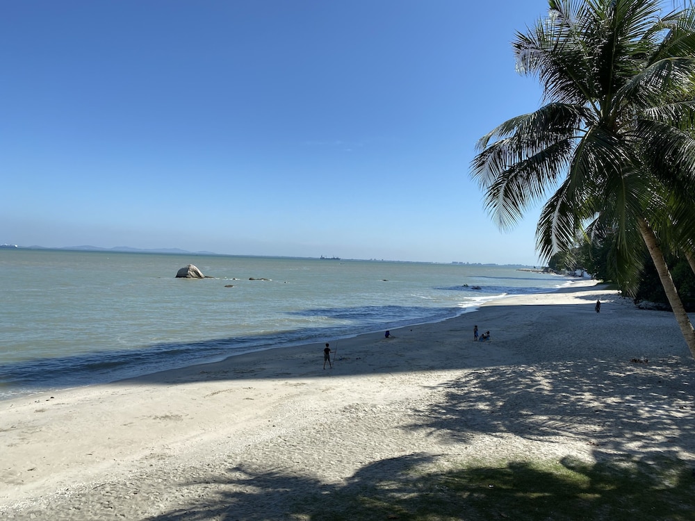 Mercure Penang Beach 55/63