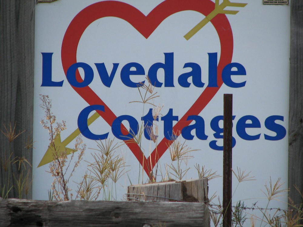 LOVEDALE COTTAGES 13/43