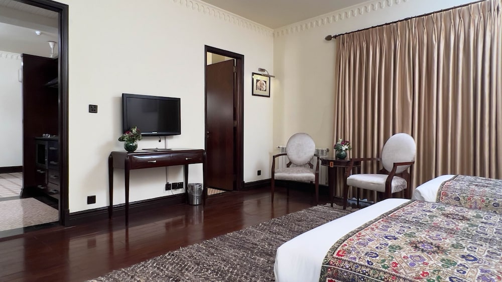 Heritage Luxury Suites - The Moor 35/65