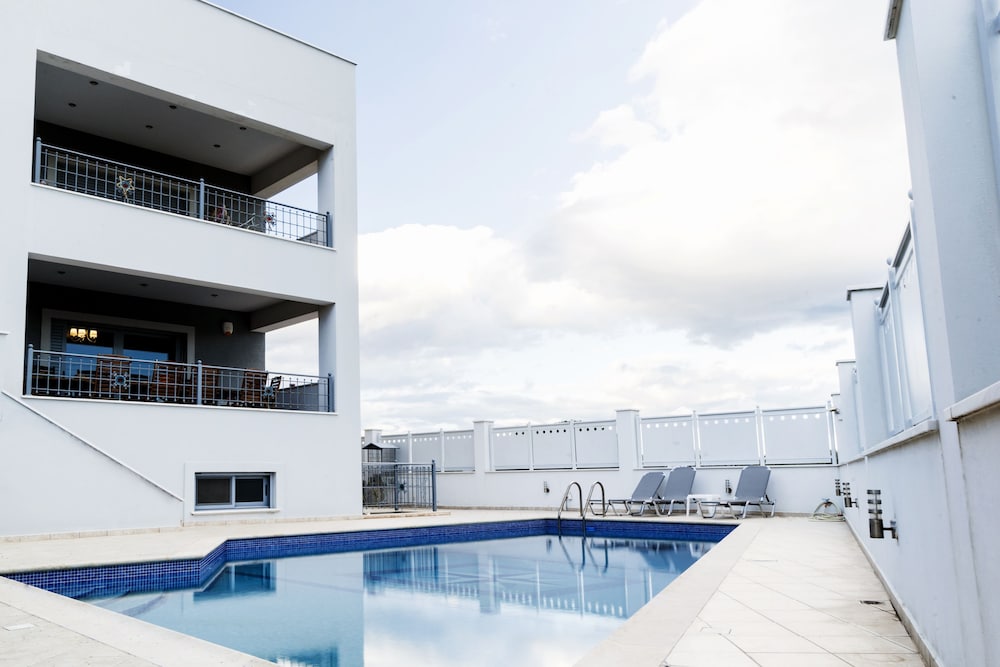 Villa D'irene 5/50