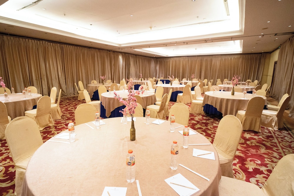 Verwood Hotel & Service Residence 35/50