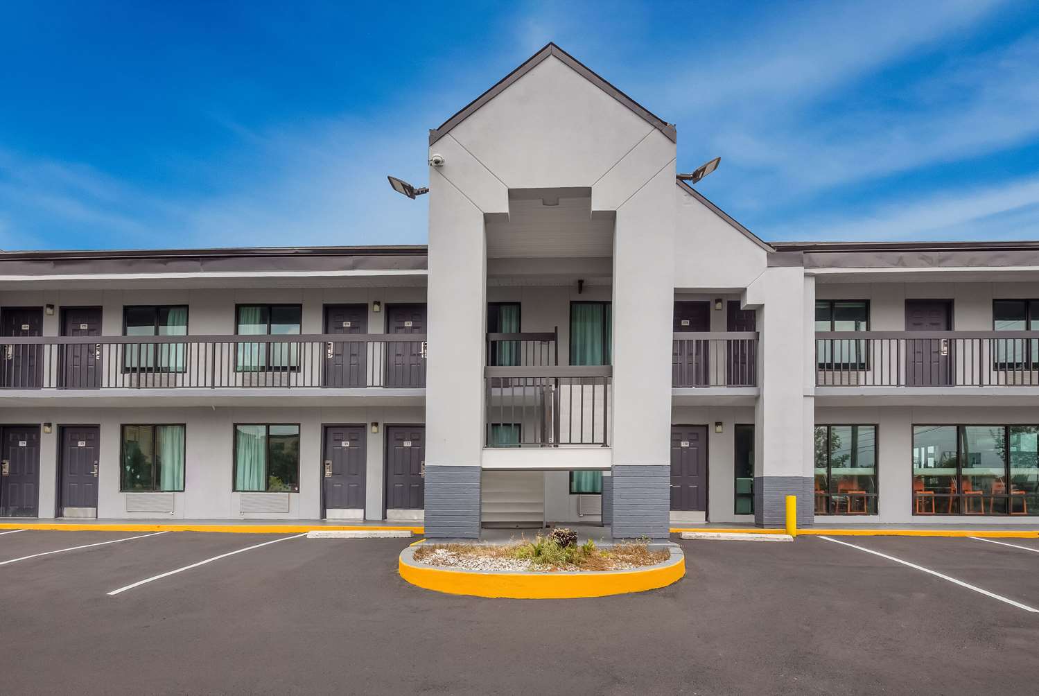Econo Lodge Mobile, AL 20/22