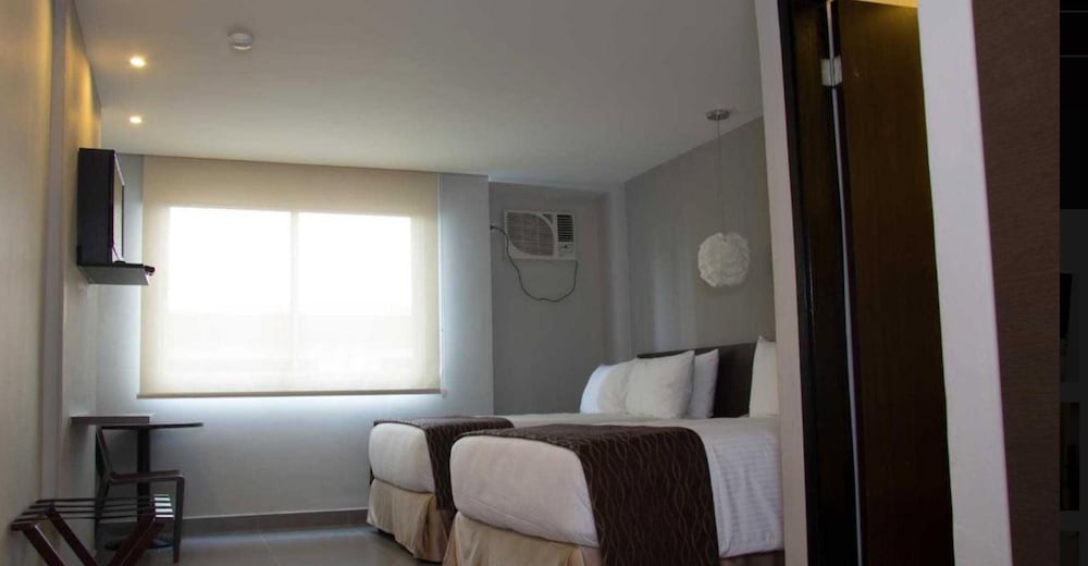 HOTEL OJOS DEL RIO 20/50