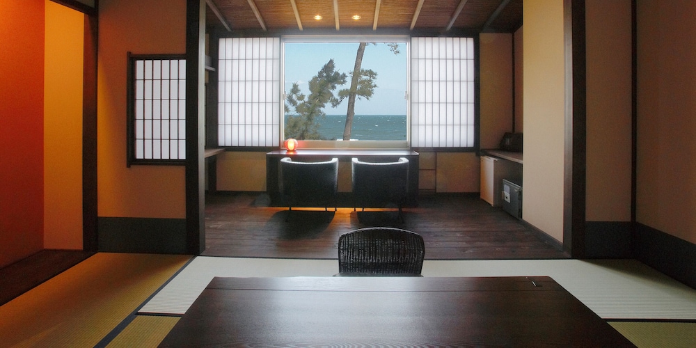 Hamachiyokan 37/50