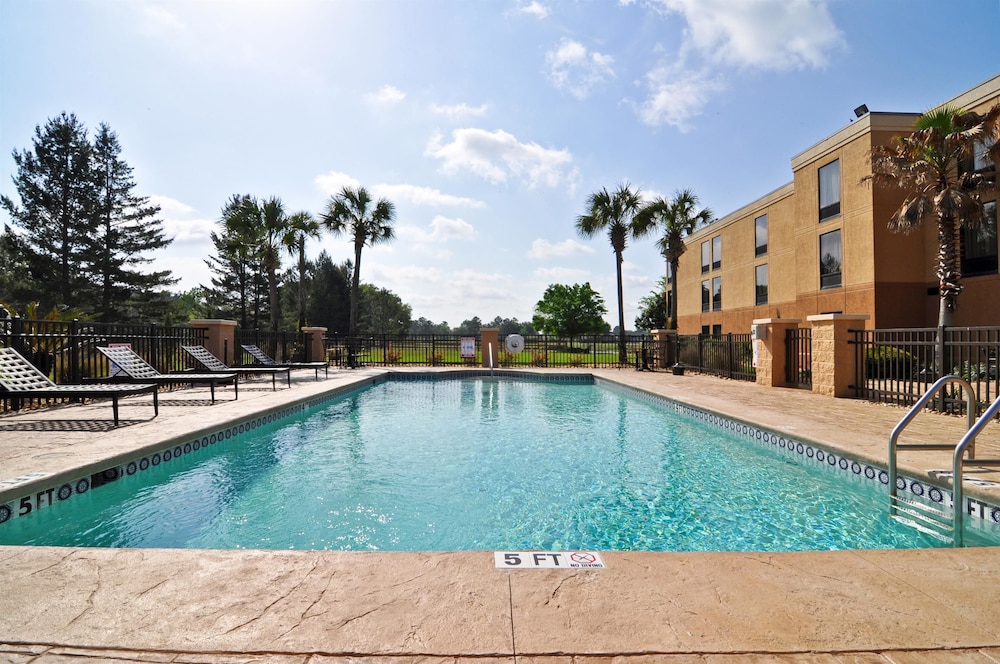 Best Western Plus Madison Inn 1/53