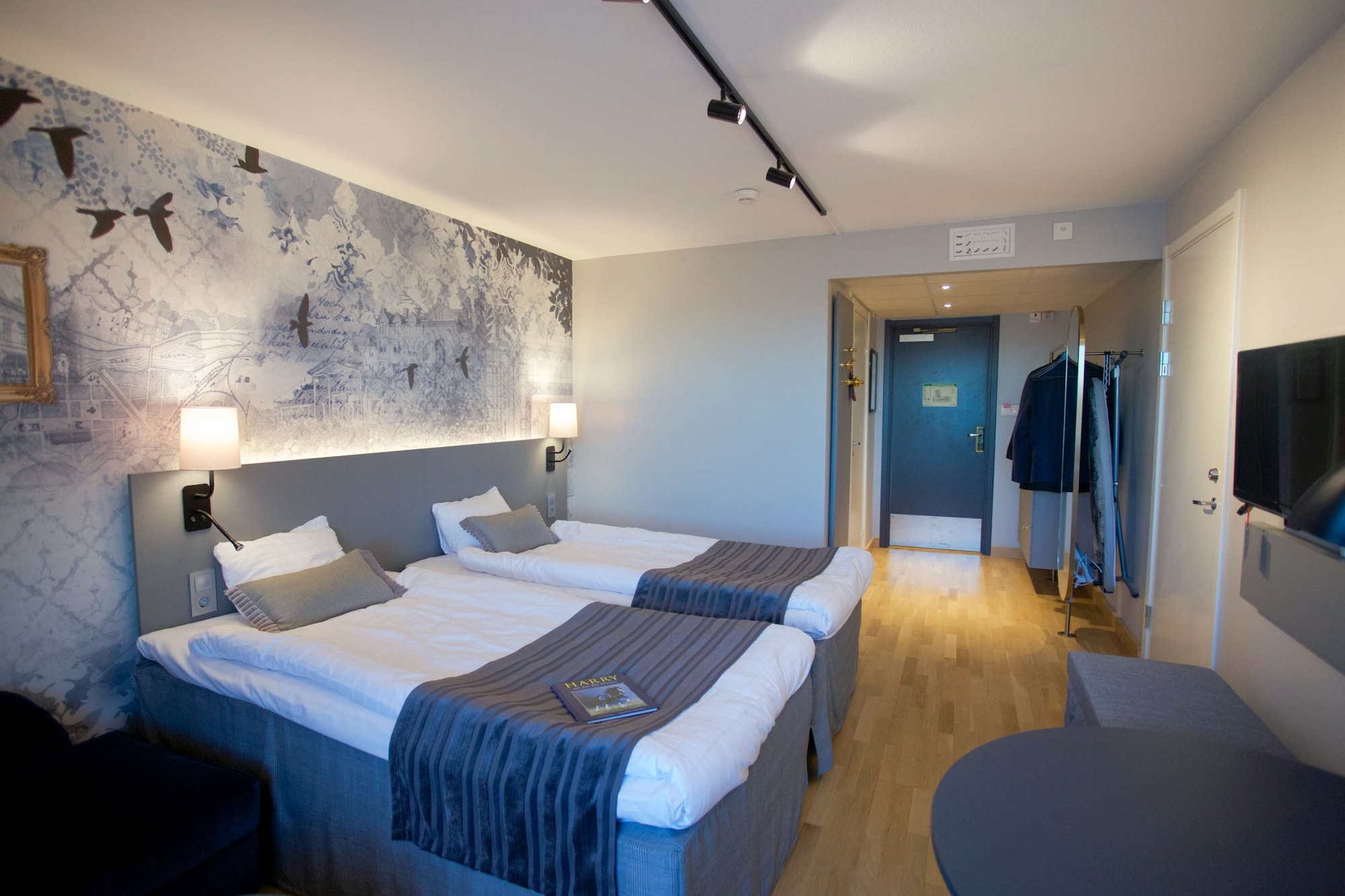 Economy, Twin Beds, No Window