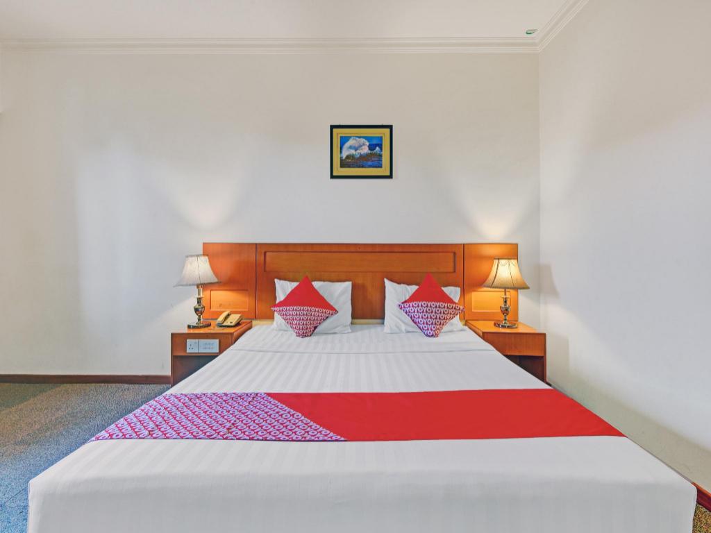 OYO 1178 Plaza Hotel Tanjung Pinang 23/50