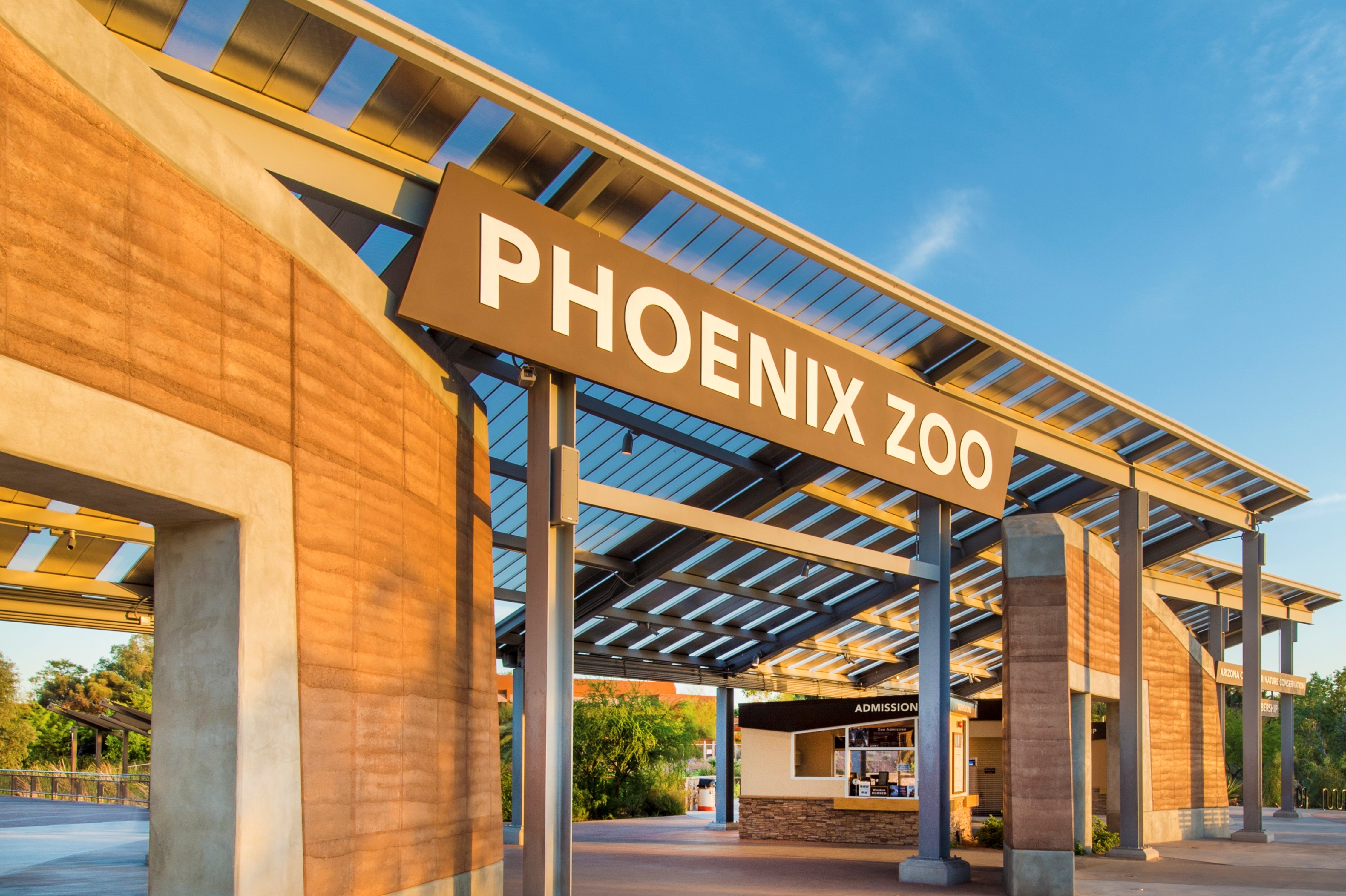 Holiday Inn Express & Suites Phoenix - Airport North 4/71