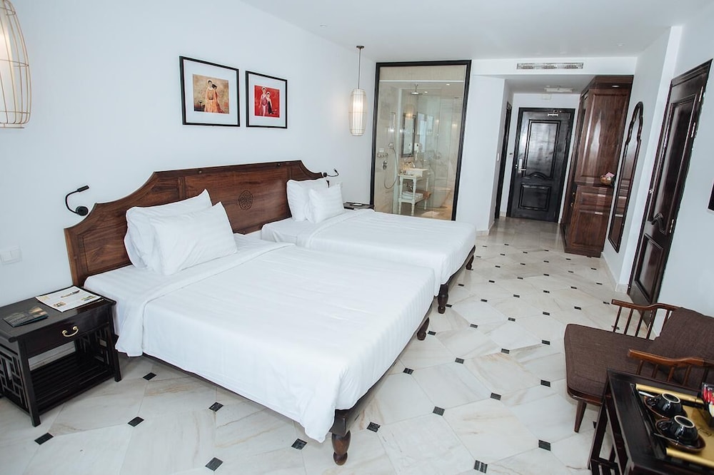 DELUXE, TWIN BEDS, SEA VIEW