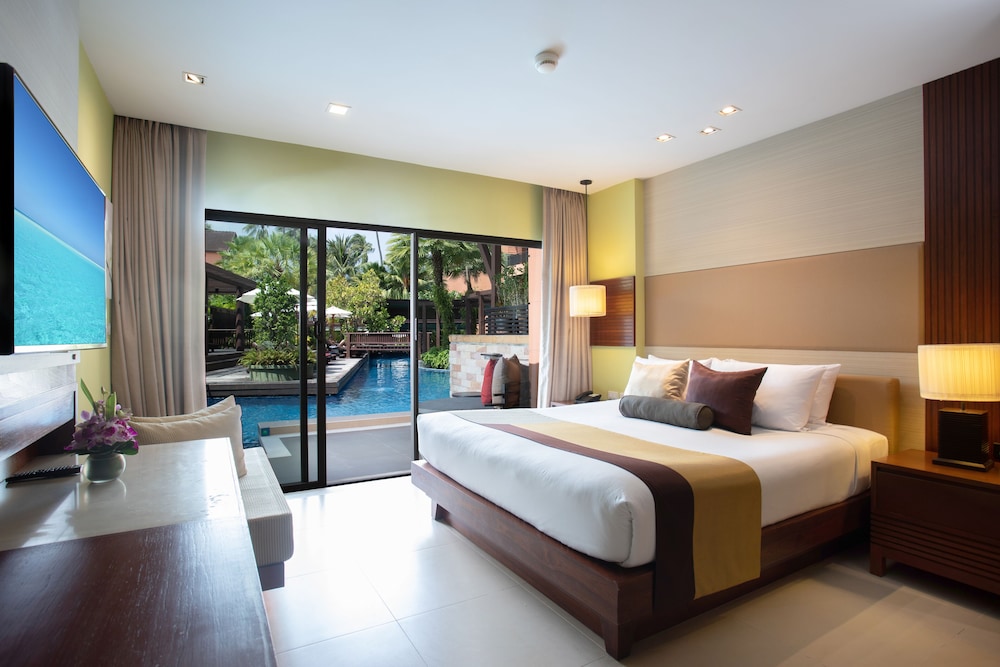 Courtyard by Marriot Phuket Patong Beach 18/65
