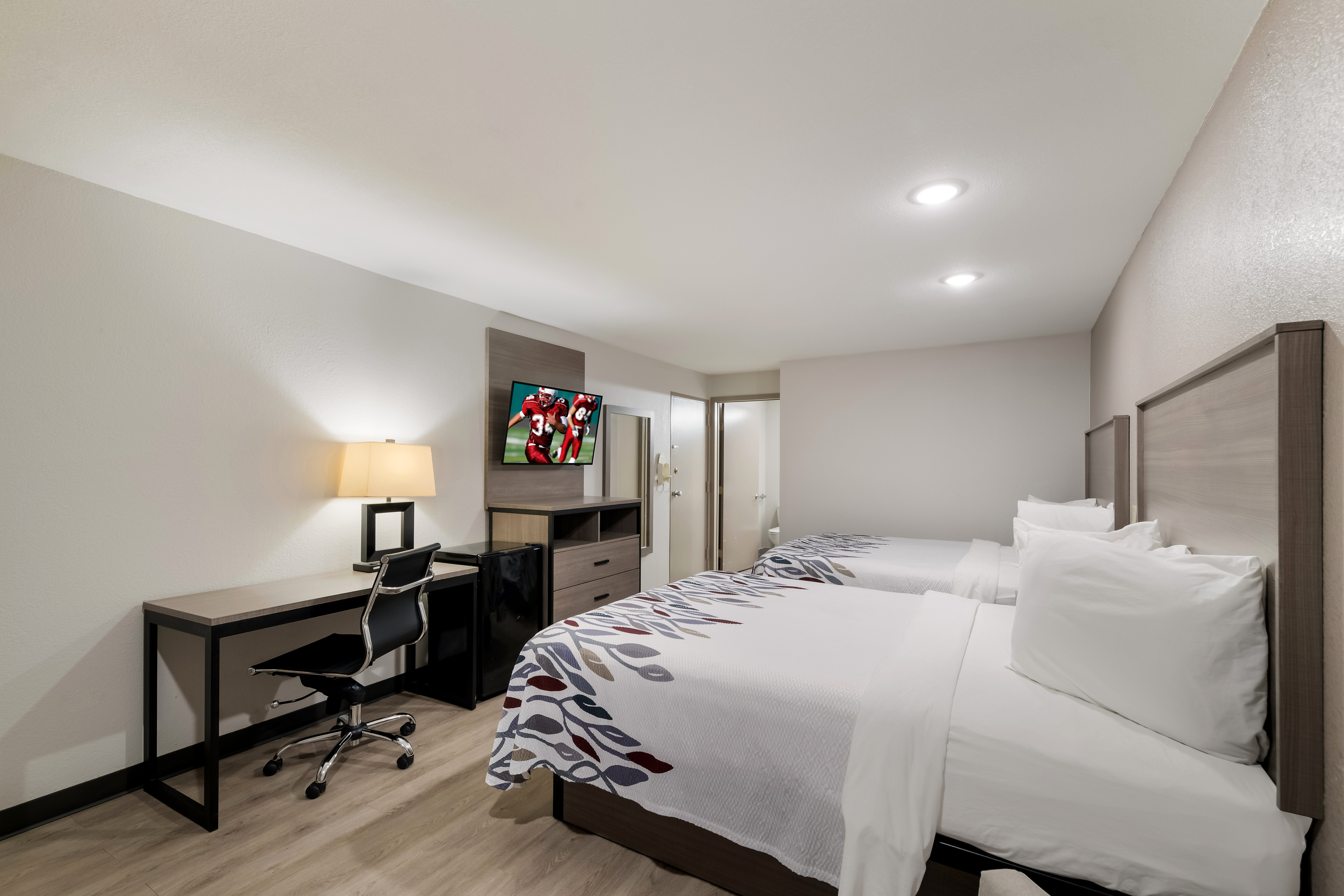 Deluxe, 2 Queen Beds, Pool Side, Accessible