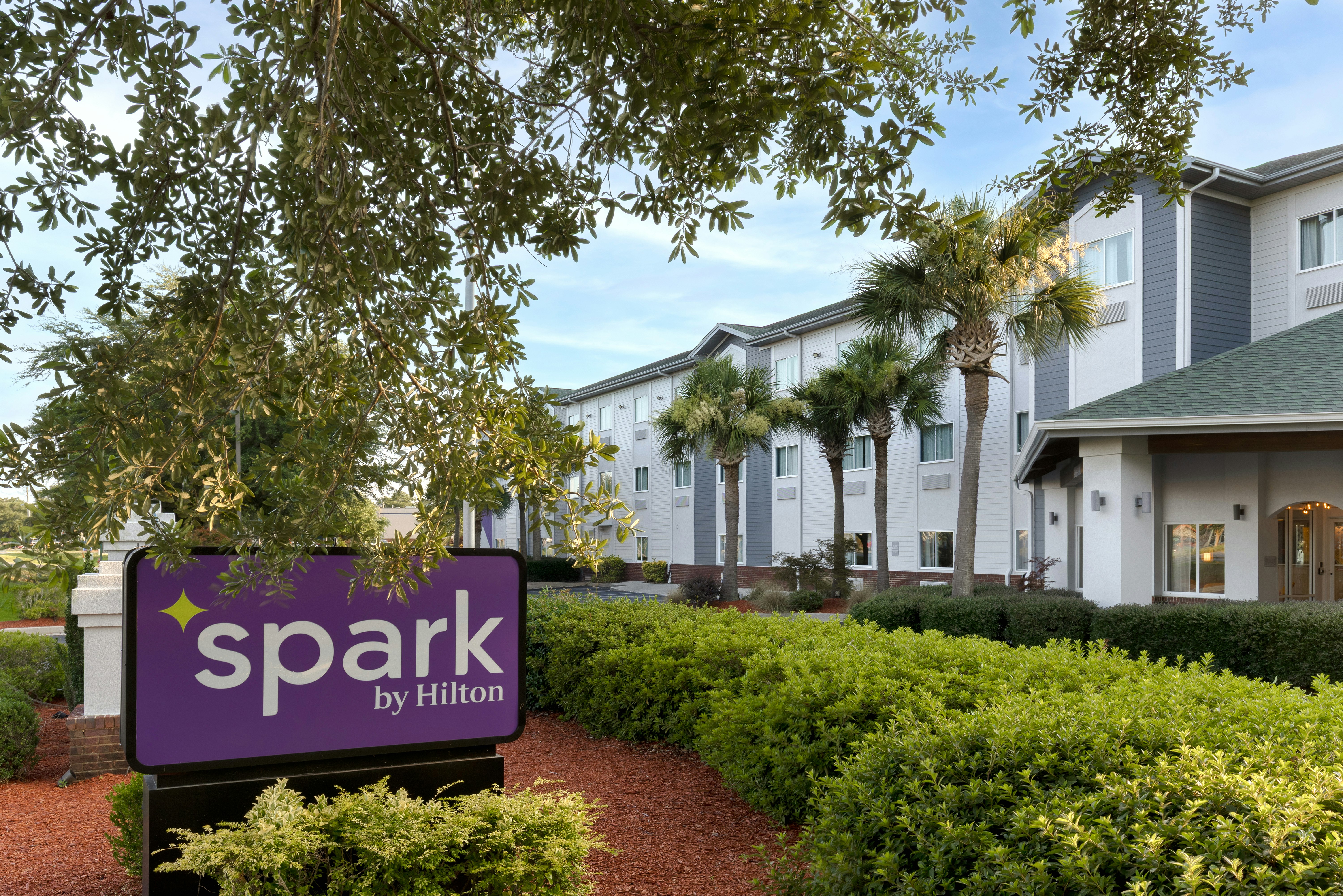 Spark by Hilton Wilmington Carolina Beach Rd 21/21