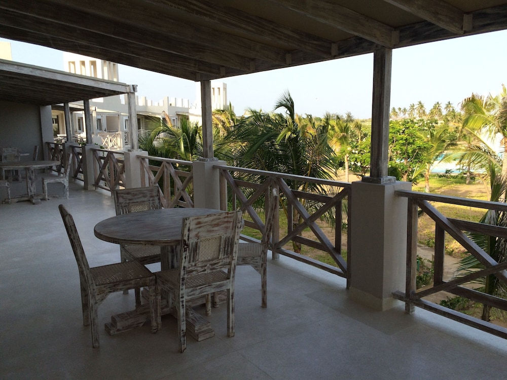 Life Resort St.Thomas Royal Palm 17/50