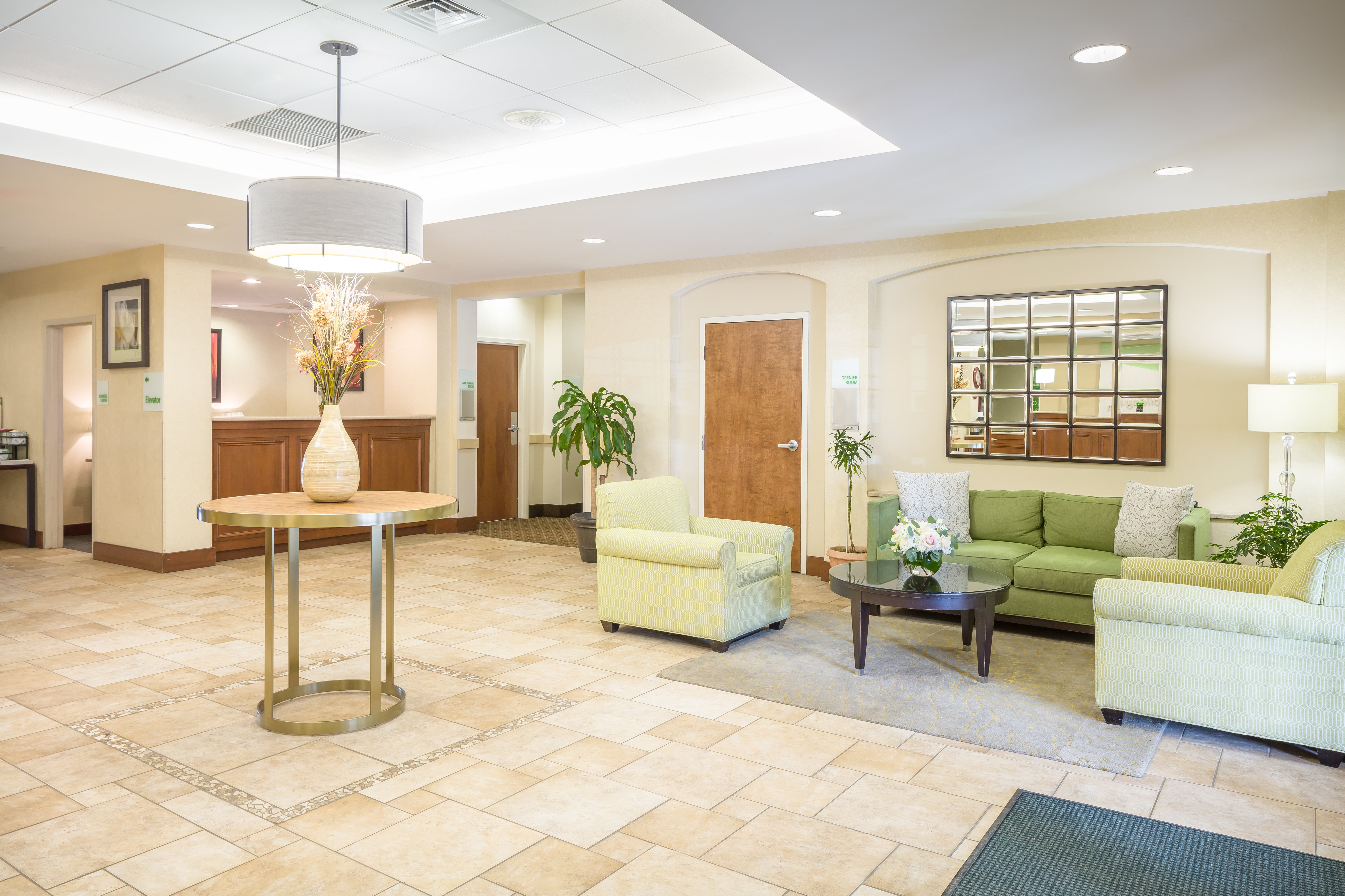 Holiday Inn Manchester Airport 5/52