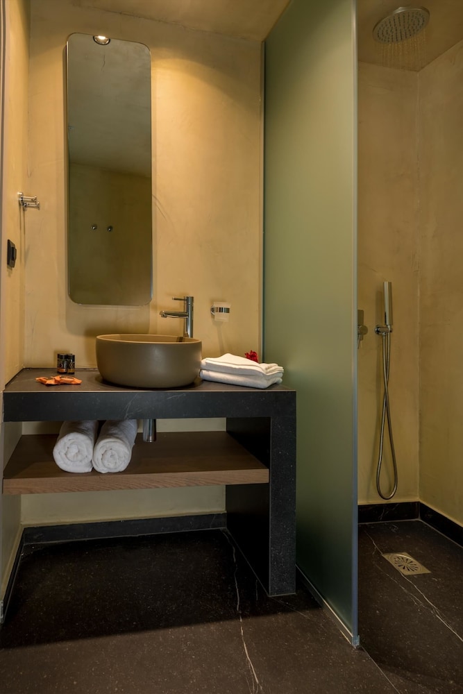 Contessa Boutique Hotel 23/65