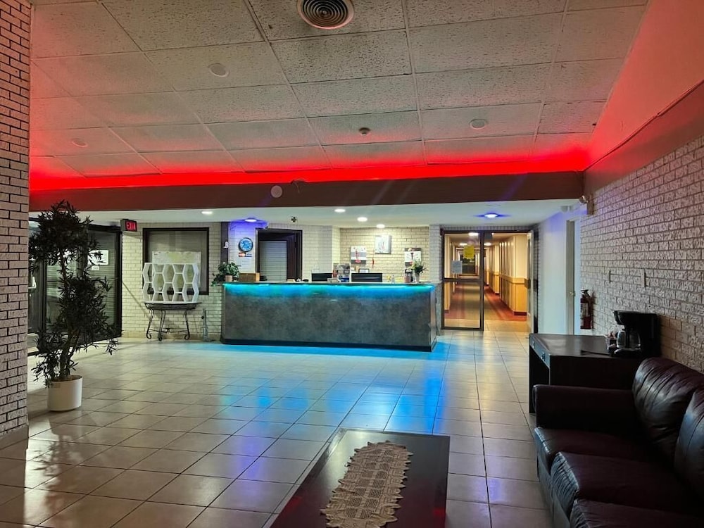 Lively Inn & Suites 9/61