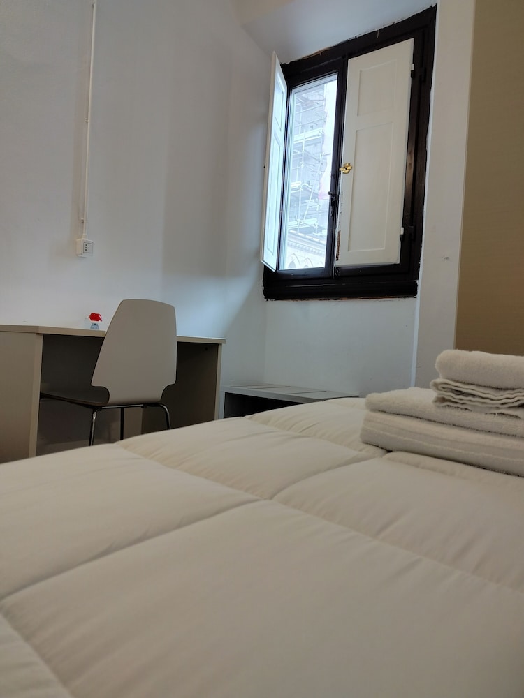 Hostel 7 Santi 14/50