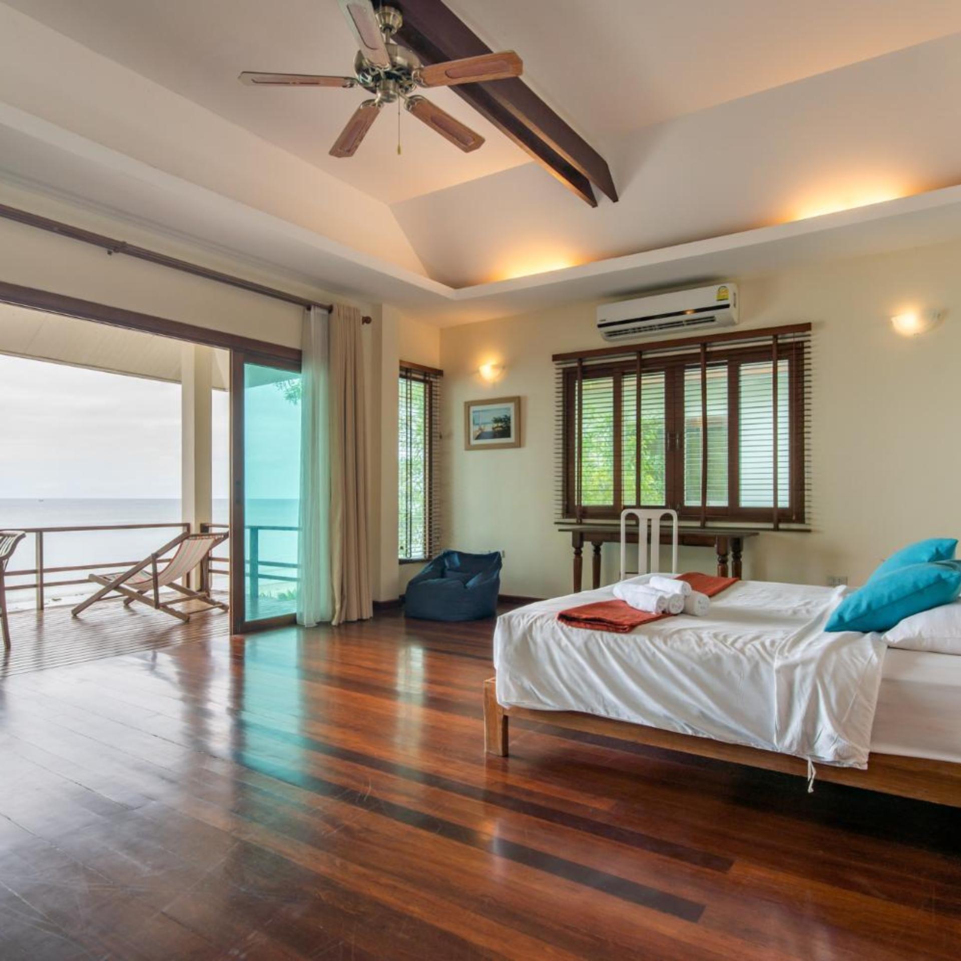 Villa, Beach Front