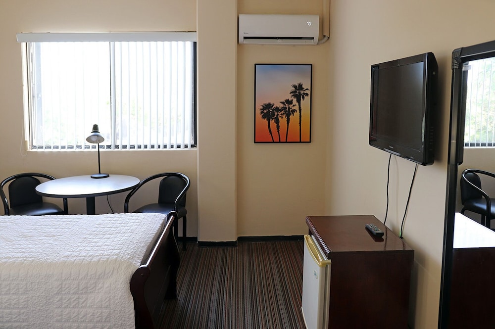Harmon Loop Hotel 15/36