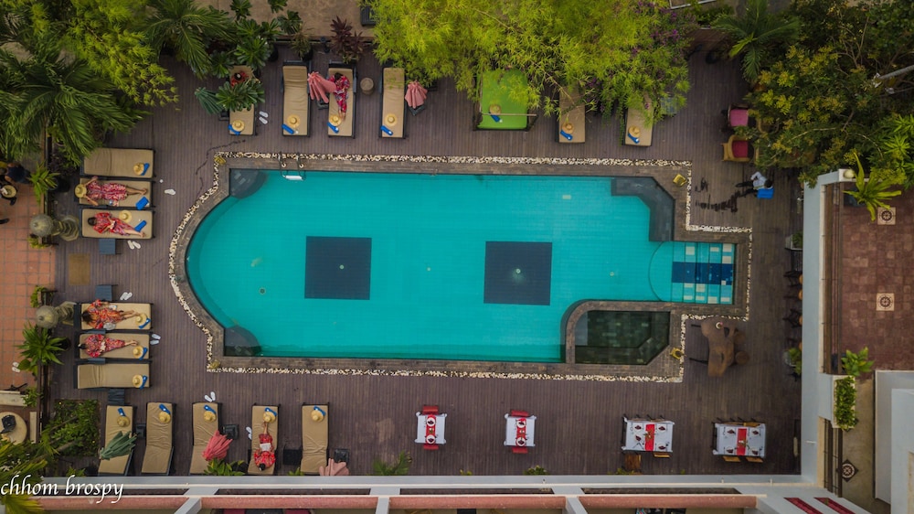 Mekong Angkor Deluxe Hotel 5/50