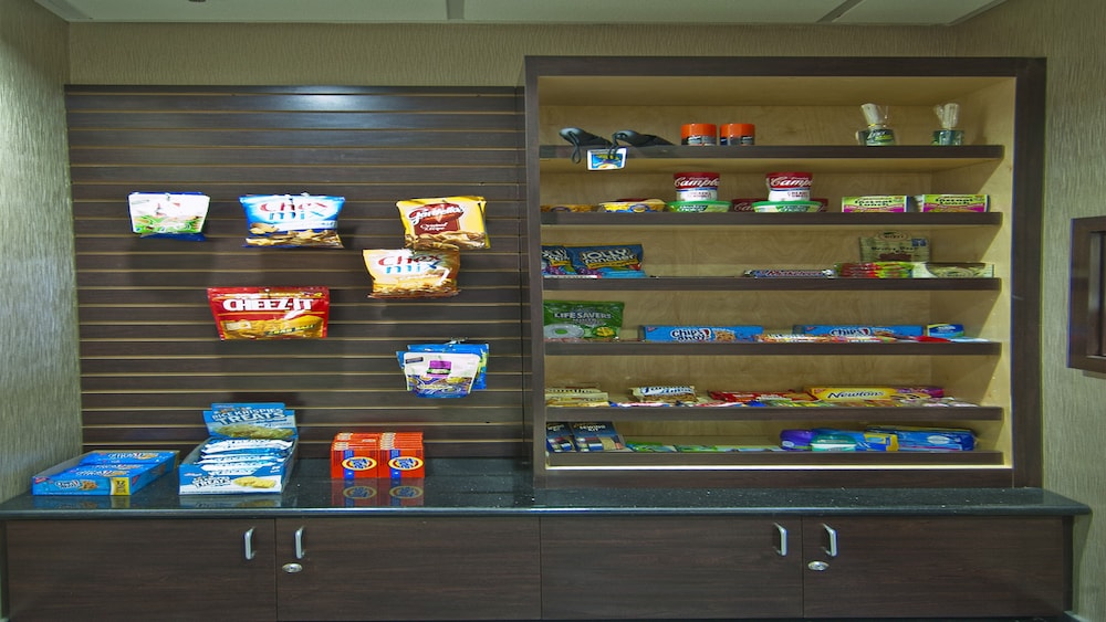 Holiday Inn Express Hotel And Suites Jackson Pearl Intl Airport 30/53