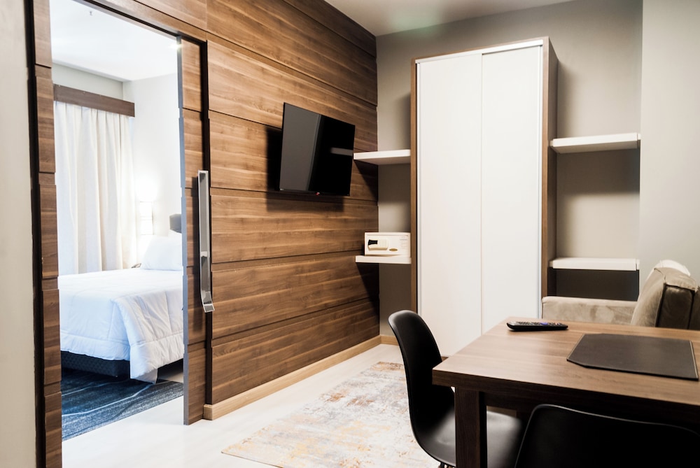 Hotel Master Cosmopolitan 39/48
