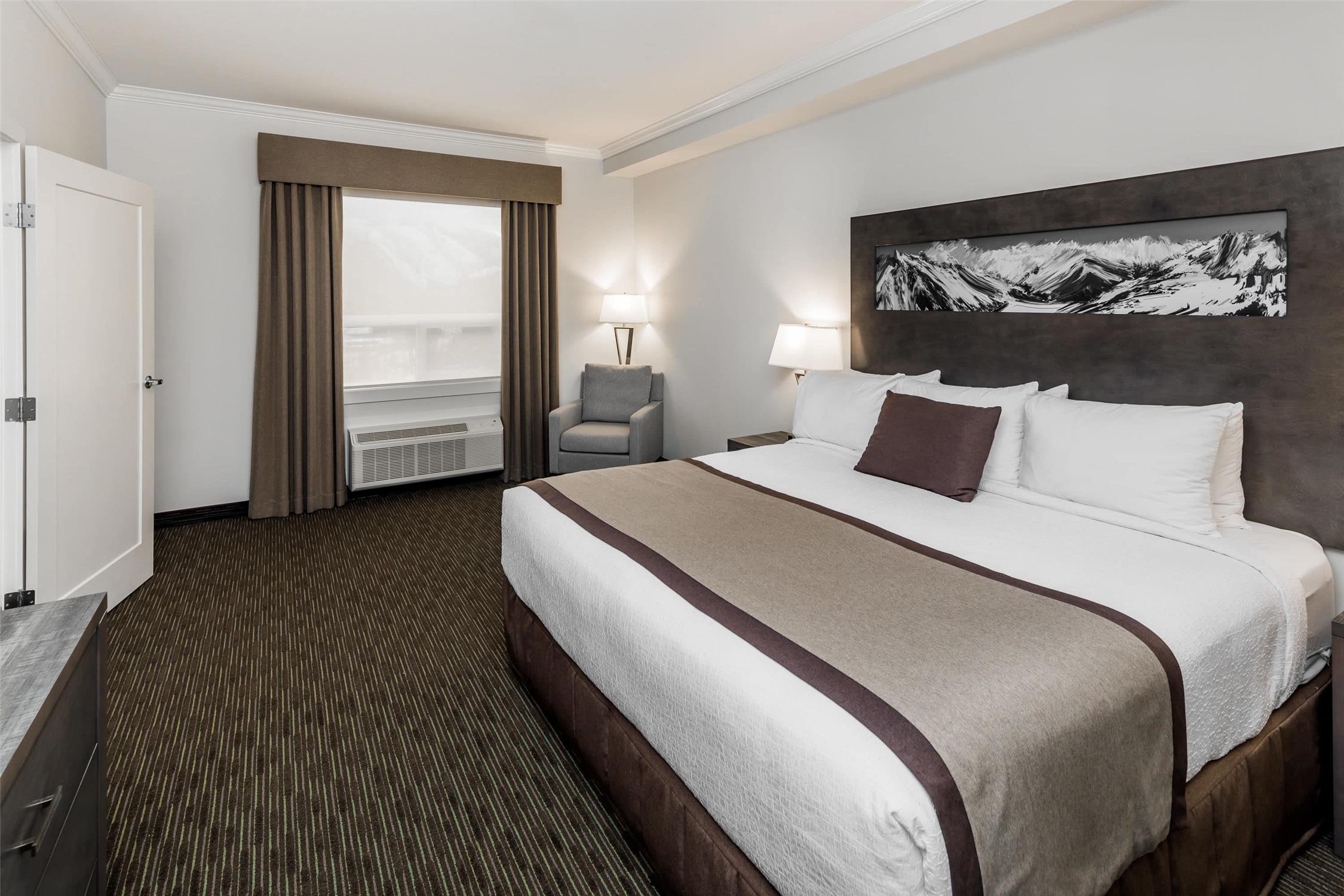 Ramada Revelstoke 8/36