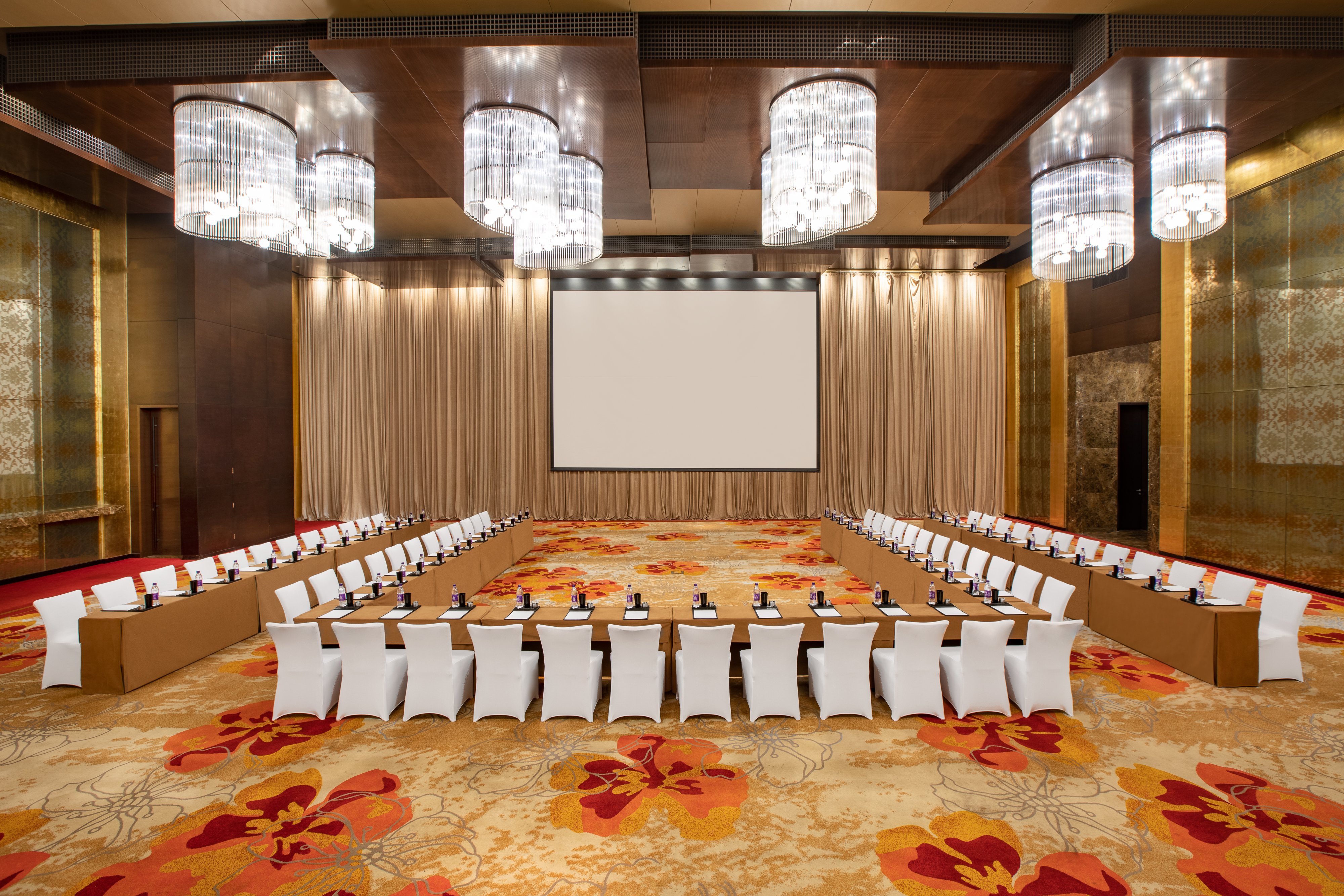Intercontinental Beijing Beichen 67/81