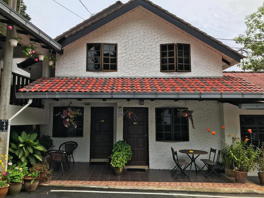 Cameronian Inn 2/69