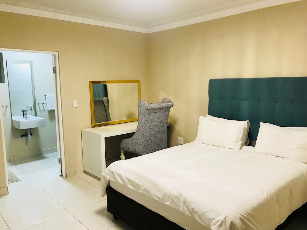 Sunset Beach Guesthouse 3/24