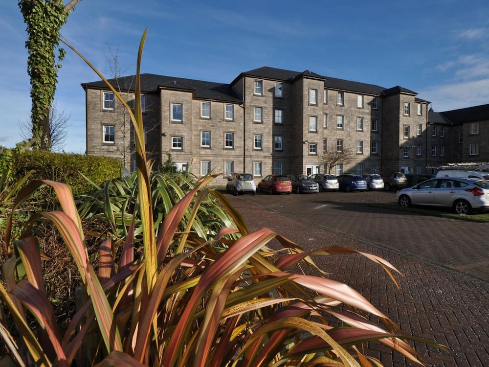 Greenock Hall's Waterfront Complex 19/31