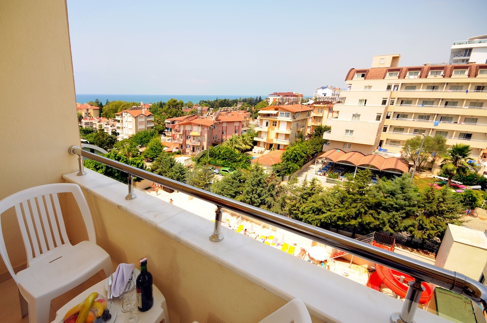 SunBeach Hill Hotel (ex Side Town by Z Hotels) 1/31