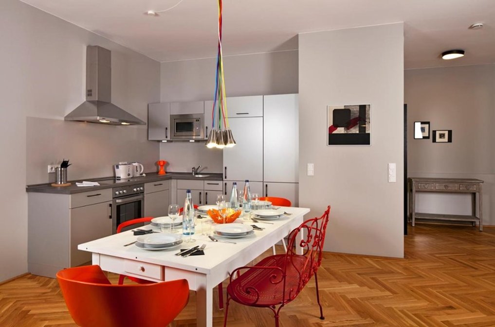 The Circus Apartments 57/86