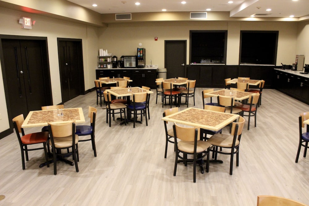 MainStay Suites Fitchburg Madison 34/44