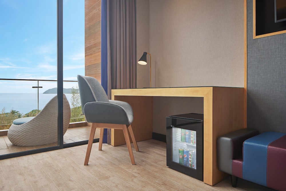 Aloft Langkawi Pantai Tengah 44/55