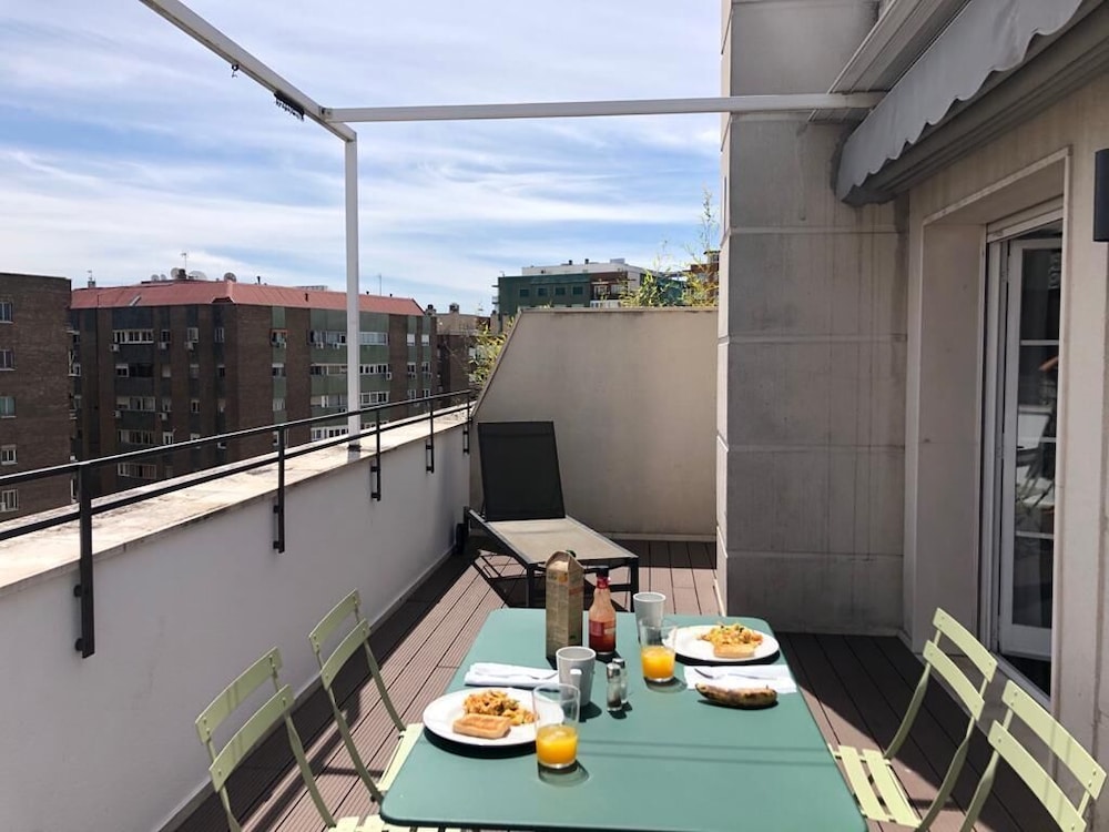 Feelathome Waldorf Suites Apartments 30/40