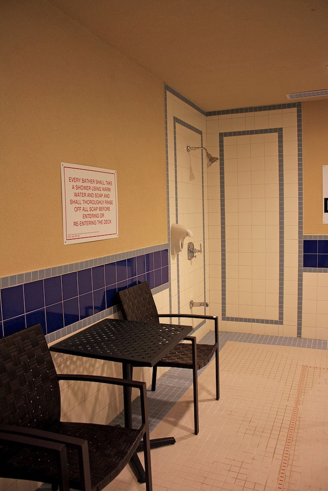 Hampton Inn by Hilton North Bay 44/47