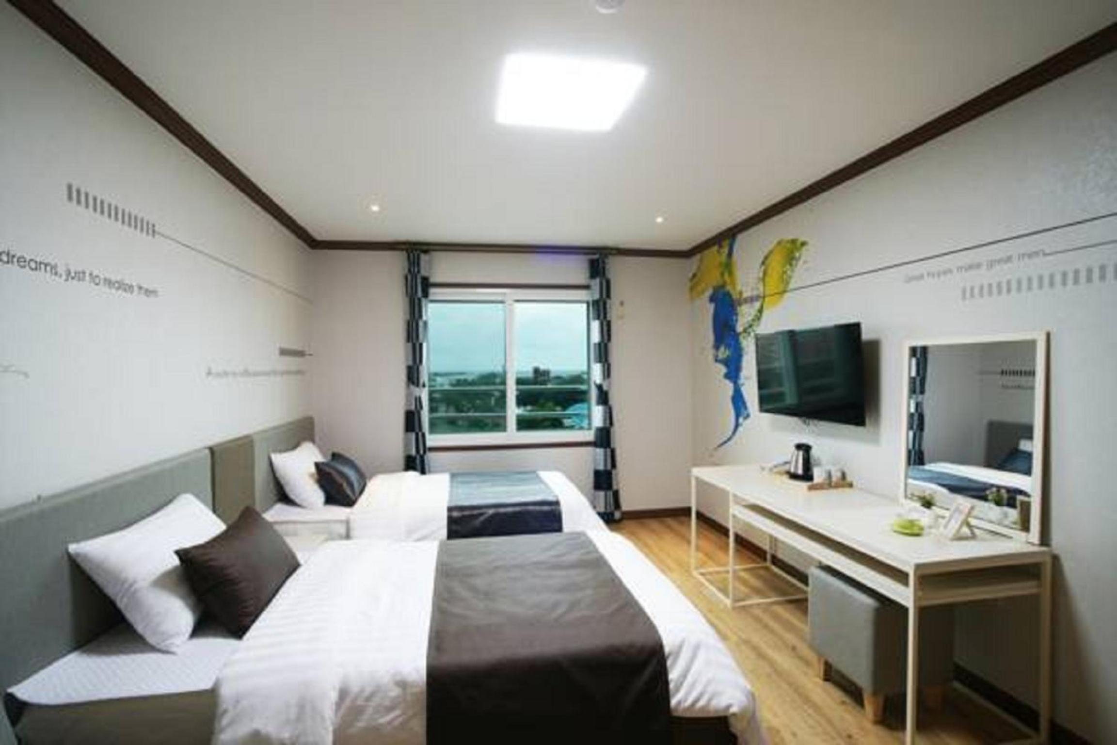 Standard, Twin Beds